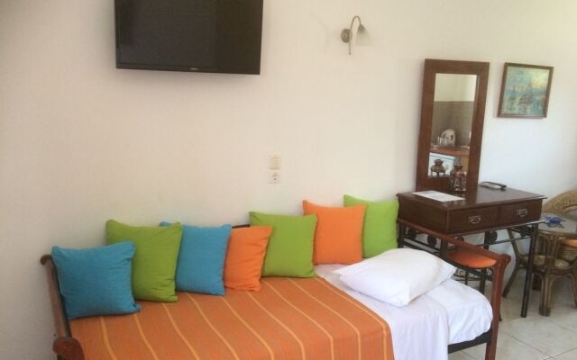 Maroulinas Boutique Apartments & Studios
