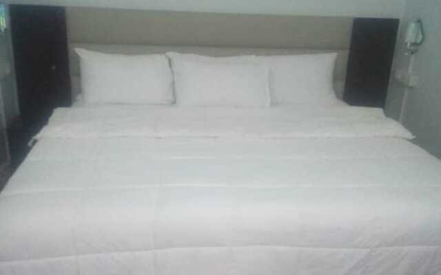 Ama Serwaa Lodge