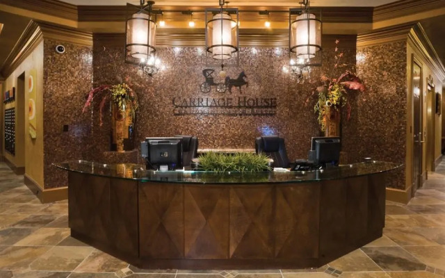 Carriage House Hotel