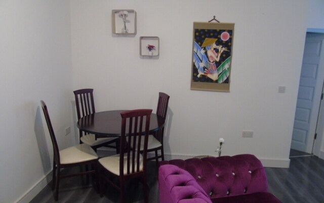 Inviting 1-bed Ground Floor Apartment in Bolton