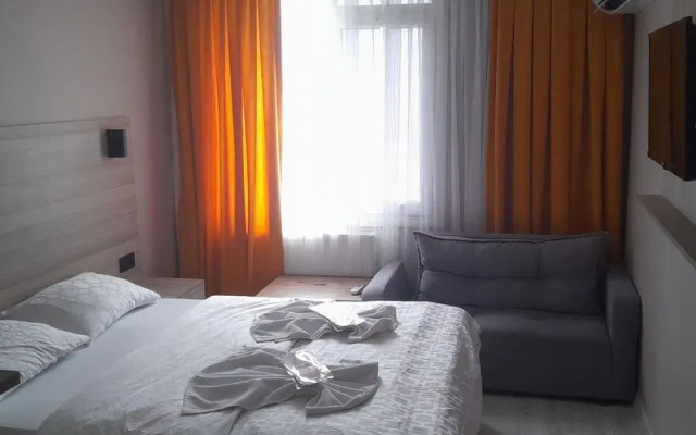 Moon Suit Otel
