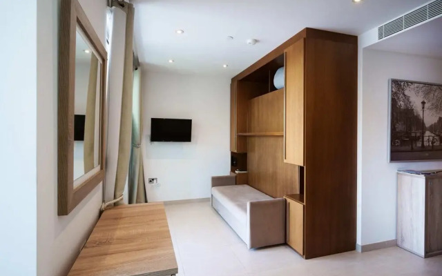 Westone Suite710-hosted by Sweetstay