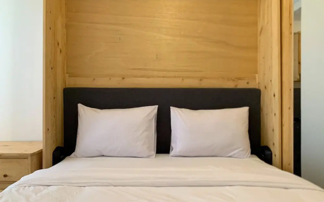 Minimalist Studio Room At Tokyo Riverside Pik 2 Apartment – Guest Rooms – Jakarta