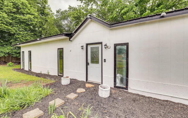 Springdale Vacation Rental ~ 9 Mi to Fayetteville!