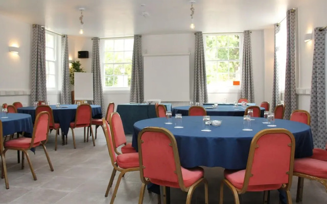 Oriel Hotel