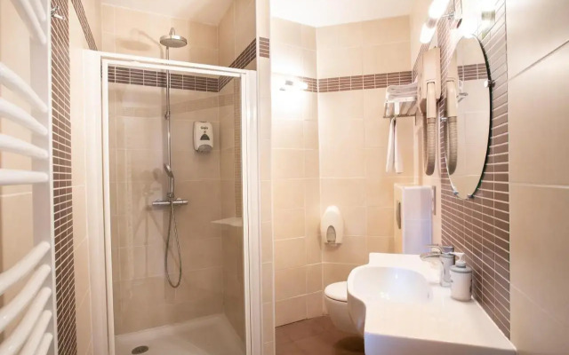 Logis Hotel Restaurant Du Pont