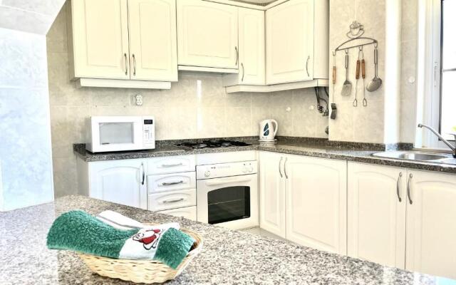 Amazing 1 bedroom apartment near Marina