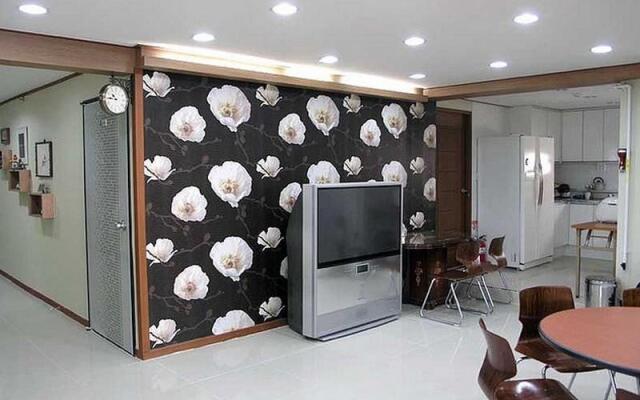 Hwaseong Guest House