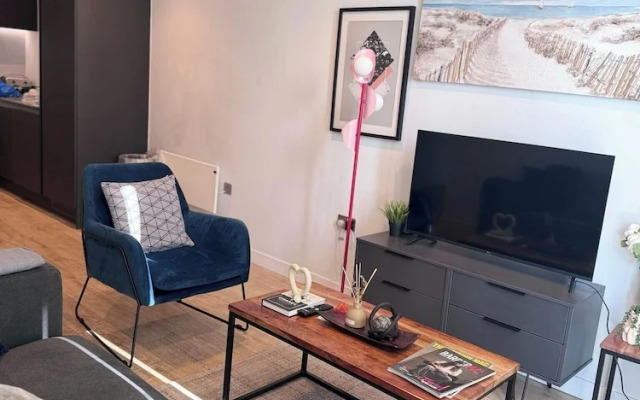 City Centre - 2-bed High Rise Apartment - Sleeps 4