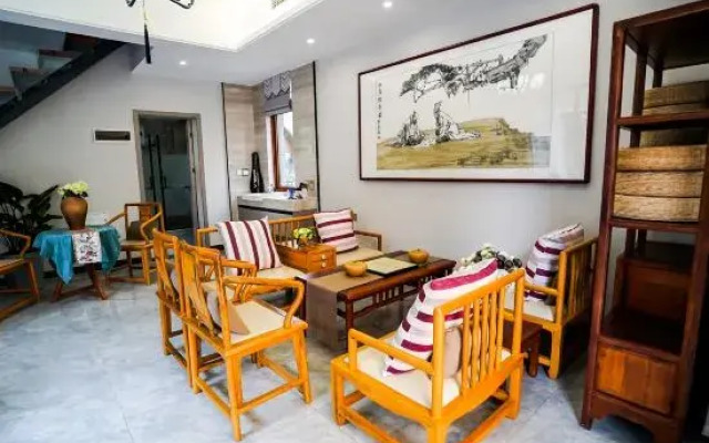 Wuzhishan Yisuli Theme Inn
