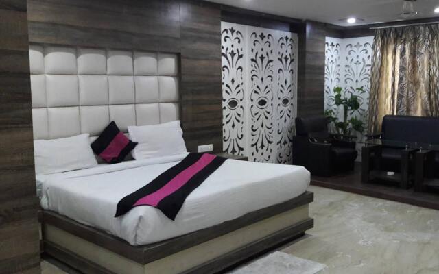 Hotel Taj Way Inn