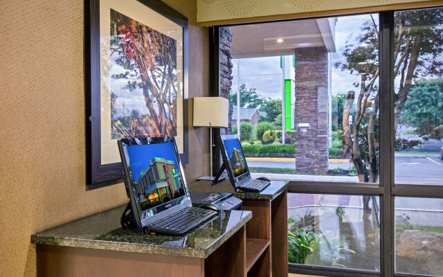 Holiday Inn Roanoke-Tanglewood-Rt 419&i581 by IHG