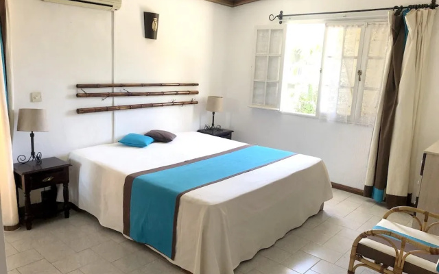 Villa With 3 Bedrooms in Grande Riviere Noire, With Wonderful Mountain View, Private Pool, Enclosed Garden - 1 km From the Beach