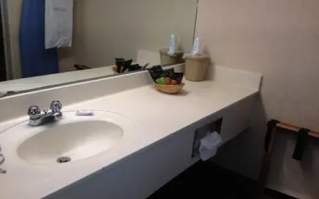 Chestnut Tree Inn - Cherokee