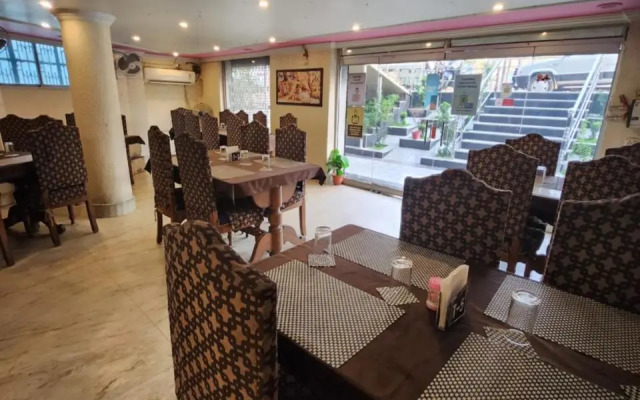 OYO 27950 Hotel Priyanka International