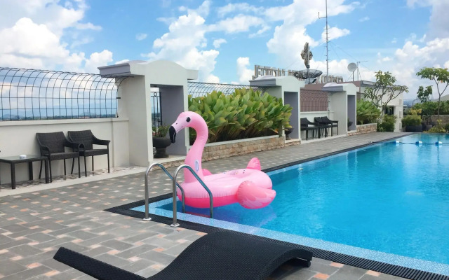 Grand Senyum Hotel