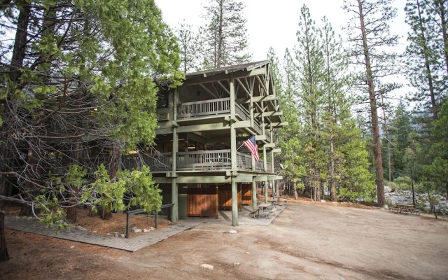 Cedar Grove Lodge