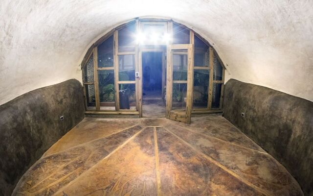 Caliu Earthship Ecolodge