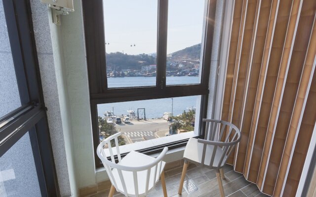 Yeosuya Hostel & Pension