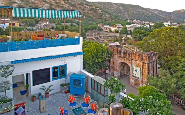 Joey's Hostel