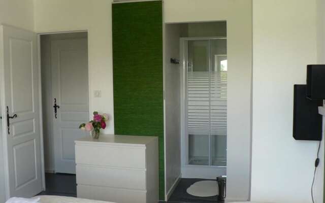 Chambres dHôtes et Gîtes du Château de Clauzuroux