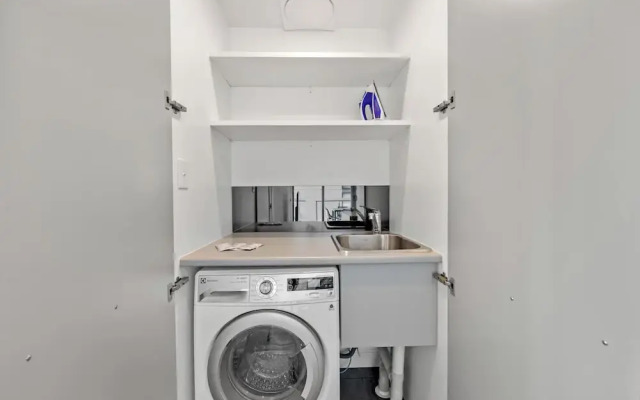 Trafalgar Lane Apartments by CLLIX