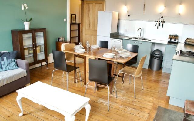 Central 3 Bedroom Flat