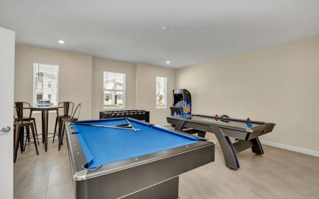 Storey Lake 9 BR Villa with Game Room
