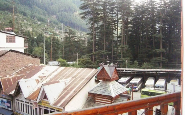Hotel Rock Regency, Manali