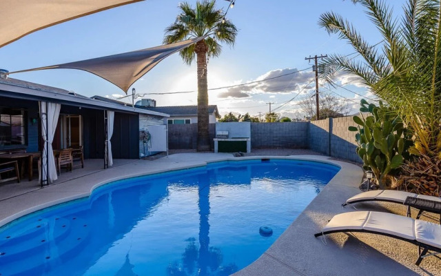 Old Town Scottsdale Spacious Pad With Pool