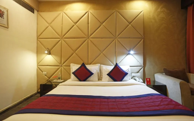 OYO 10968 Hotel Almati 1