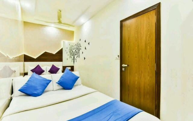 Hotel Palace Residency near Lokmanya Tilak Terminus