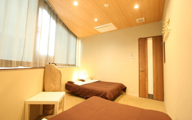 Osaka Guesthouse Nest - Hostel