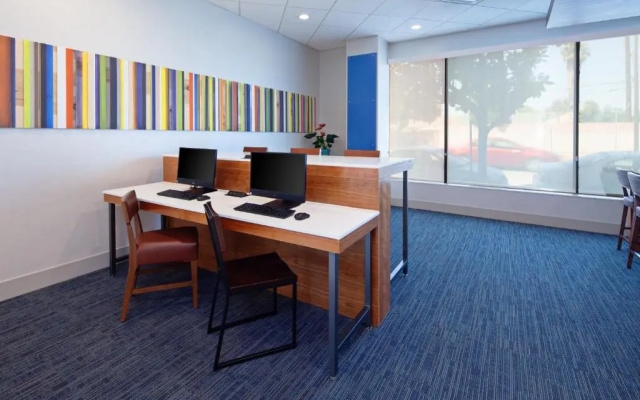 Holiday Inn Express Los Angeles Airport by IHG