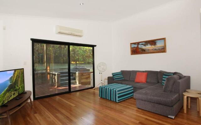 252 David Low Way, Peregian Beach