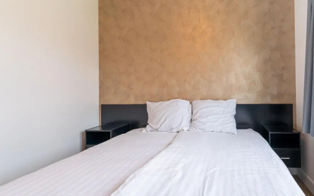 Holiday Home in South Holland With Shared Pool