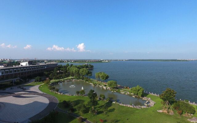 Tongli Lakeview Hotel