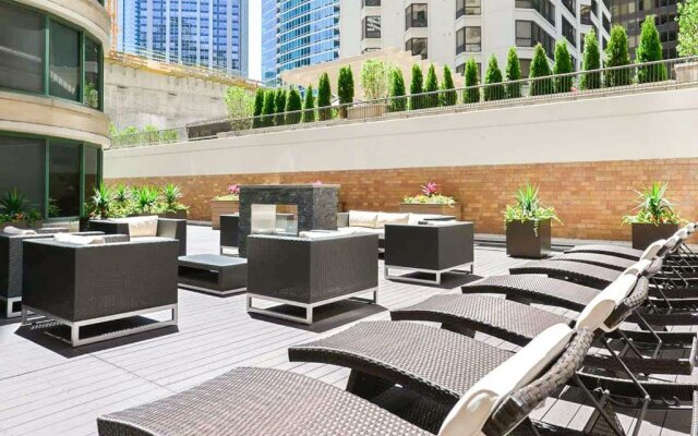 Ultimate 3br Luxury Suite Near Navy Pier with Gym & Pool by Envitae