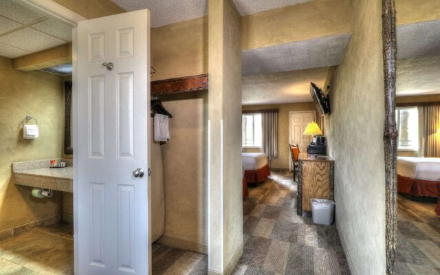 Oak Tree Lodge