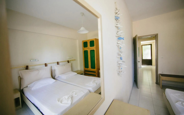 Gorgona Studios and Apartments