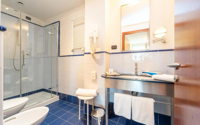 Hotel Embassy & Boston