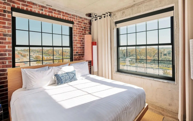 NYLO Las Colinas Hotel, Tapestry Collection by Hilton