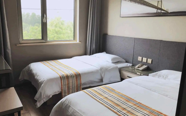 Super 8 by Wyndham Beijing Nan Yuan He Yi Di Tie Zhan