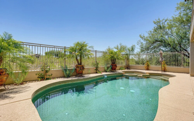 Spacious Family Oasis in Cave Creek!