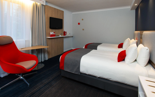 Holiday Inn Express London Luton Airport by IHG