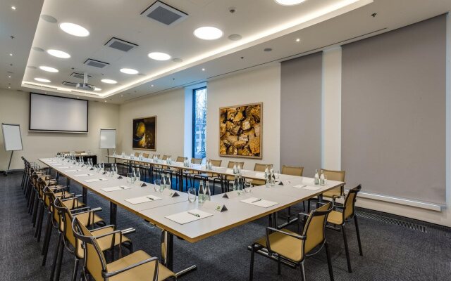 Holiday Inn Warsaw City Centre