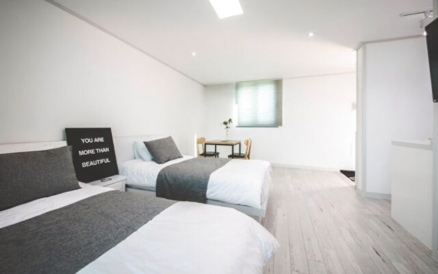 Jeju By the Hill Pension