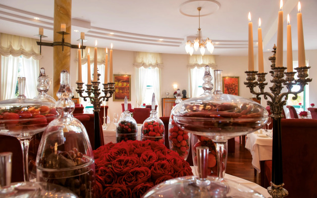 Victor's Residenz - Hotel Schloss Berg