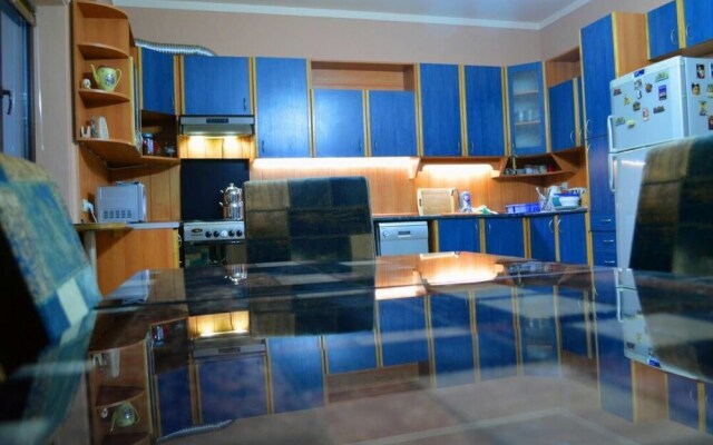 Ms Jackson Guesthouse  Hostel