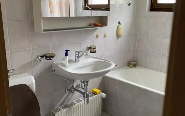 Lf42 2 Bedroom Apart w Sauna and Parking